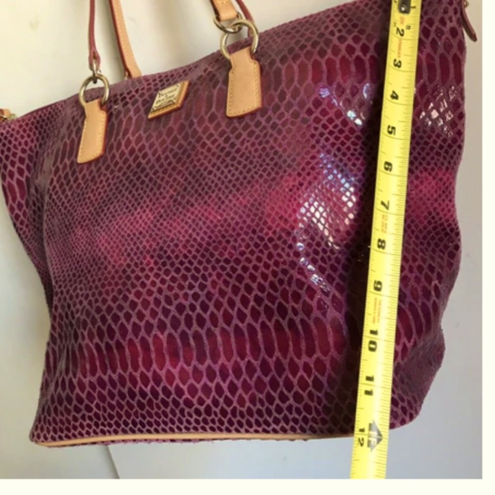 Dooney & Bourke | Bags | XL Pink Leather Snakeskin Print Zip Tote Bag | Rare! - Picture 9 of 16